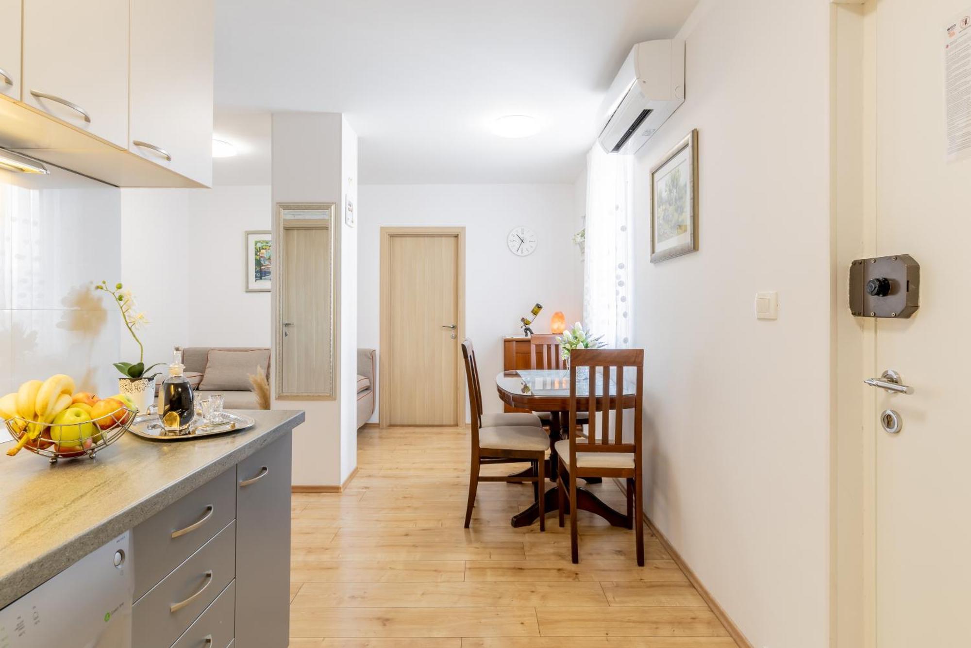 Pure Comfort - Apartment Cvita สปลิท ภายนอก รูปภาพ