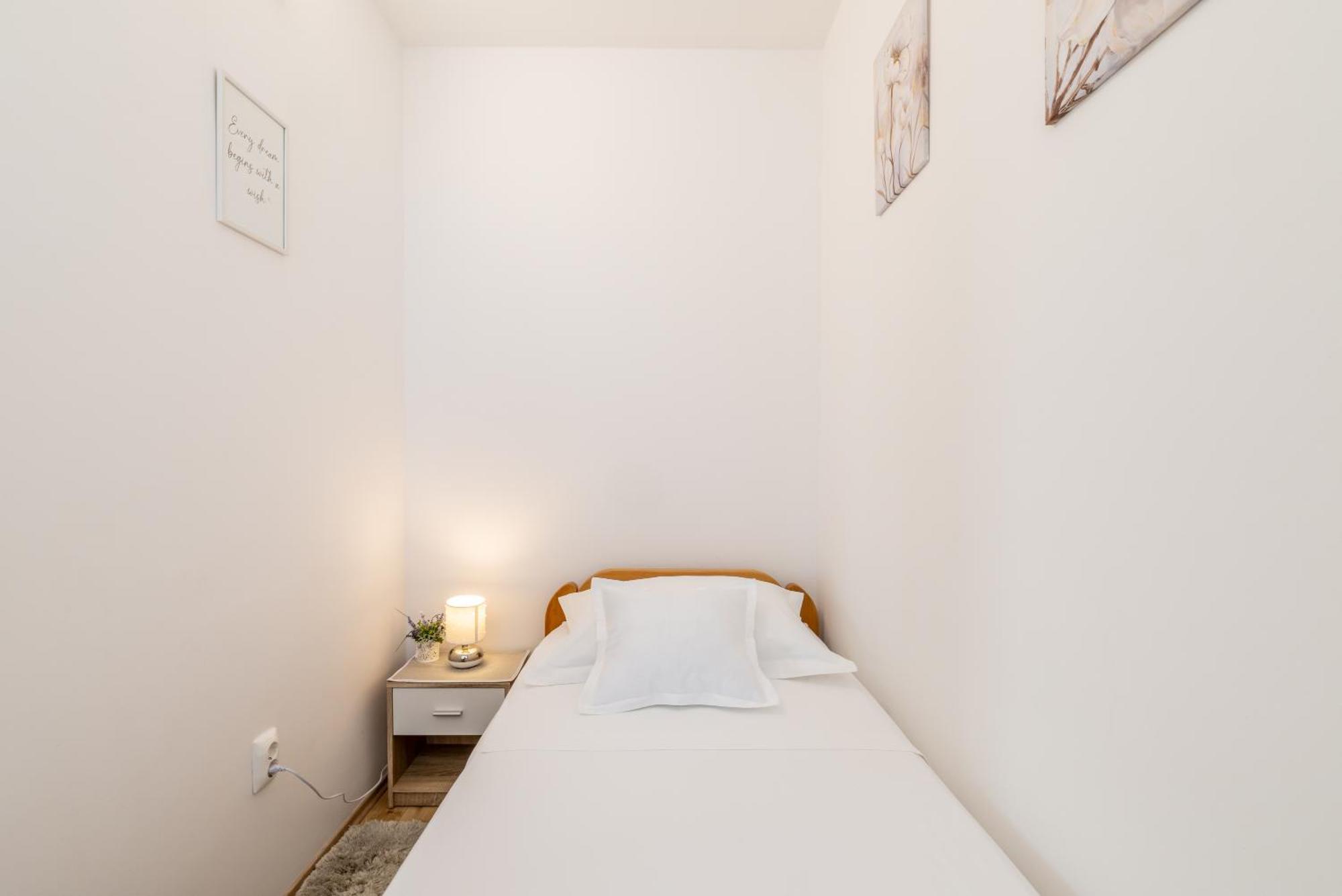 Pure Comfort - Apartment Cvita สปลิท ภายนอก รูปภาพ
